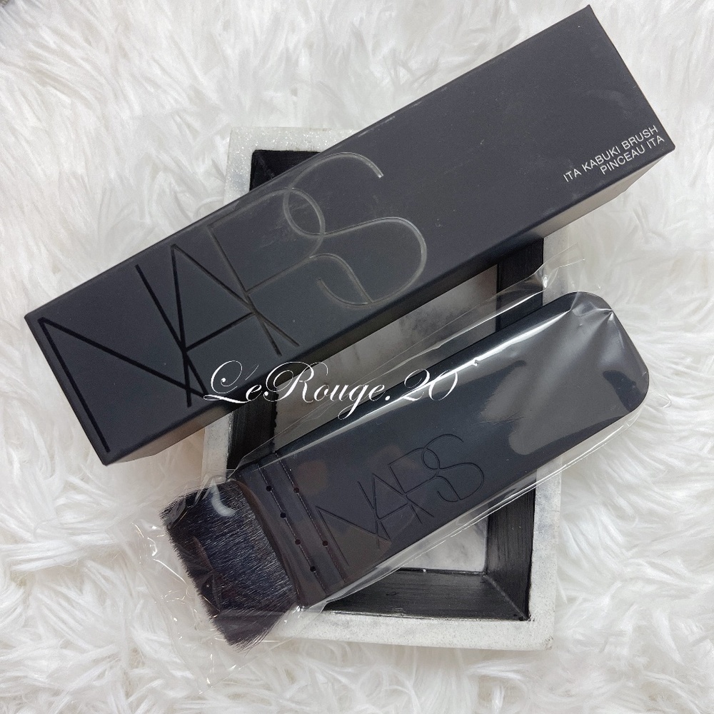 Nars ita kabuki brush * brand new in box
